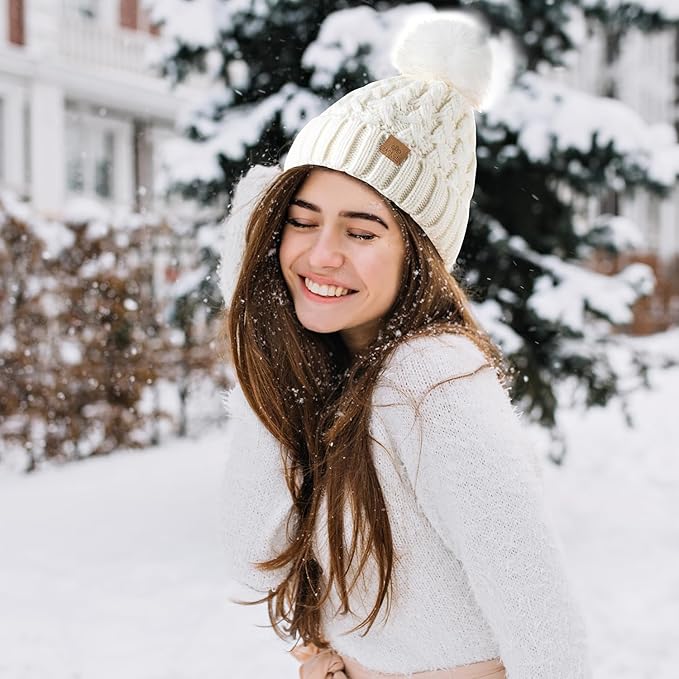 Comfortable Winter Pom Beanie - Yvonne