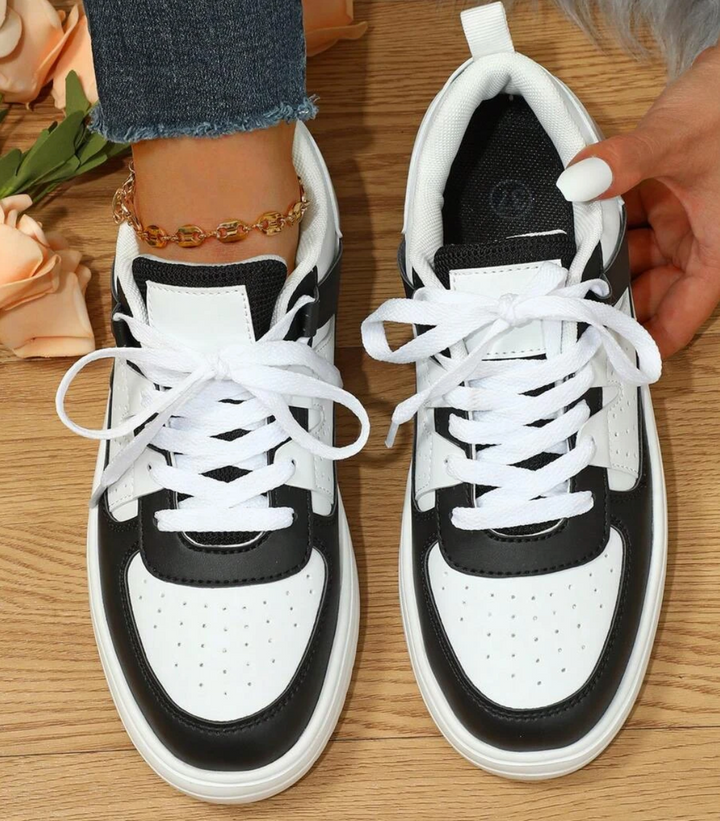 Fashionable Women's Sneakers - Naya