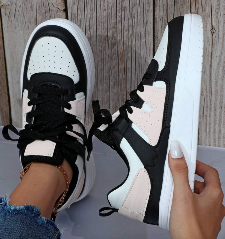 Fashionable Women's Sneakers - Naya