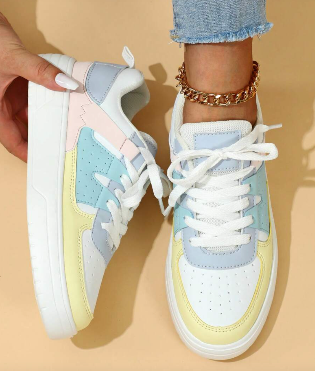 Fashionable Women's Sneakers - Naya