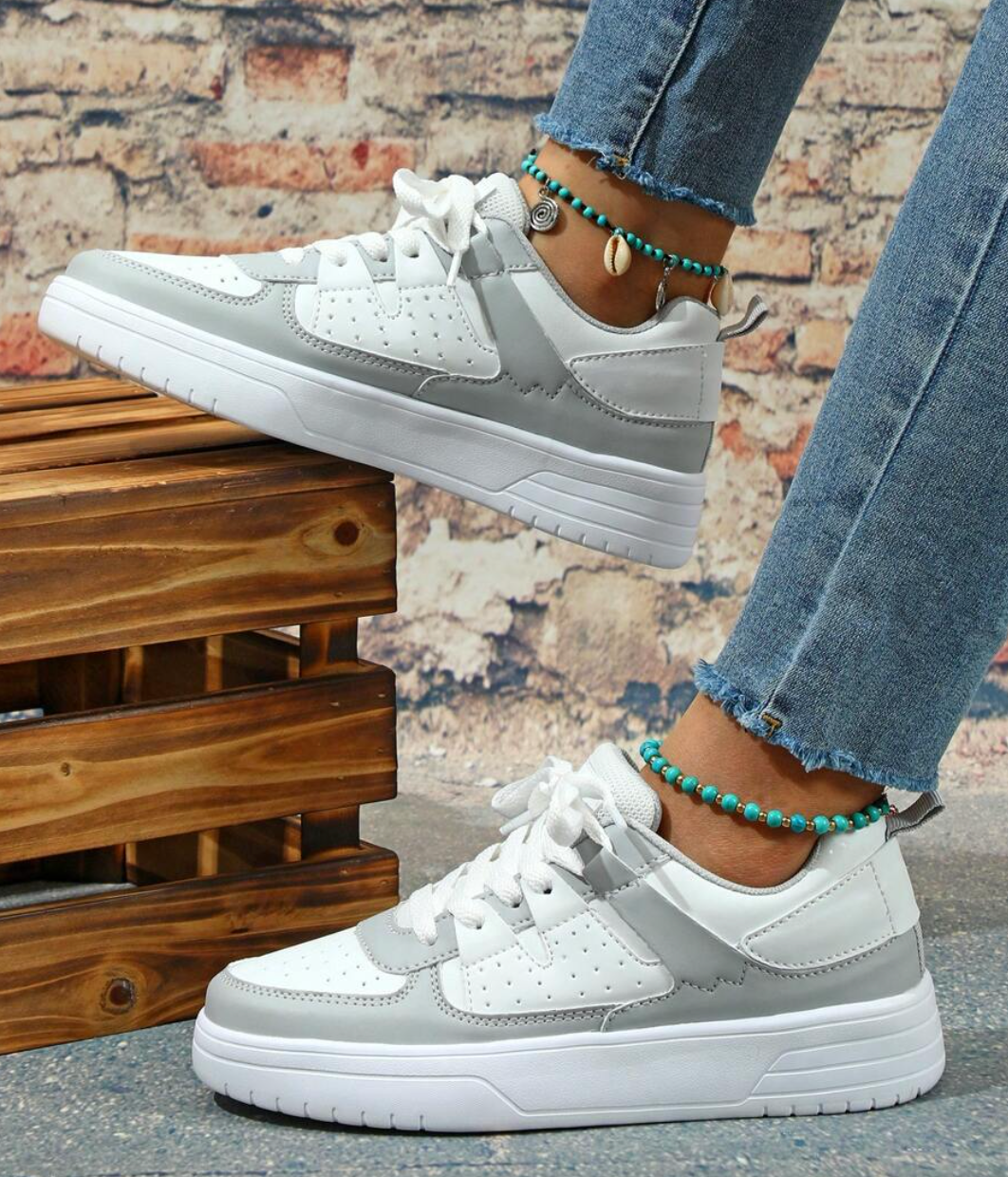 Fashionable Women's Sneakers - Naya