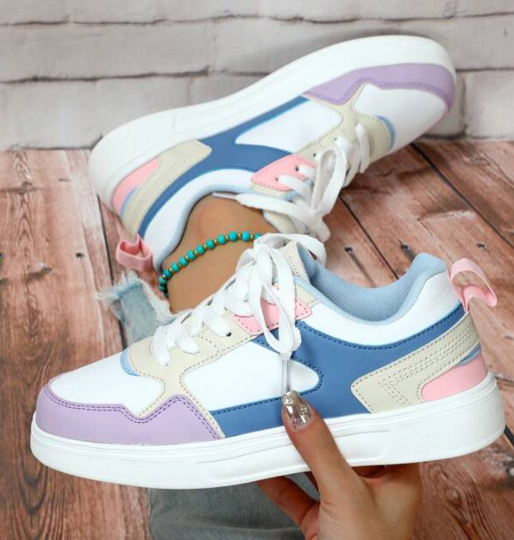 Fashionable Women's Sneakers - Naya