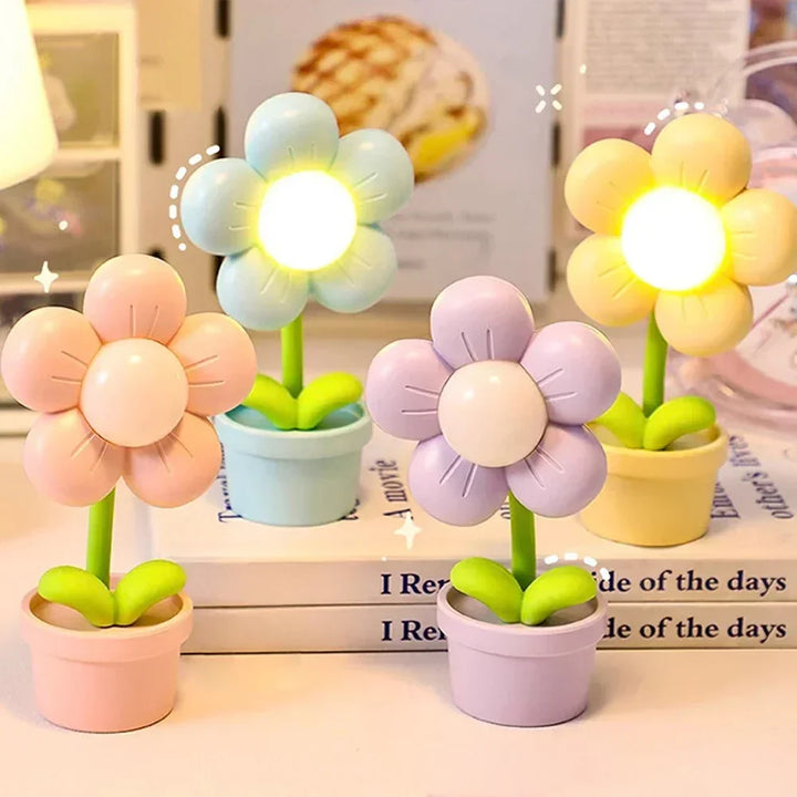 Small Flower Relaxing Table Lamp - BlossomGlow