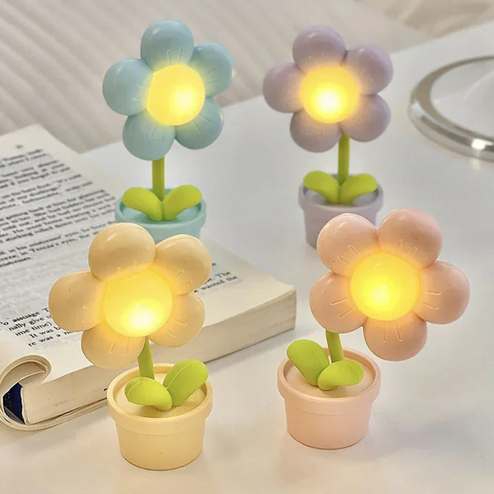 Small Flower Relaxing Table Lamp - BlossomGlow